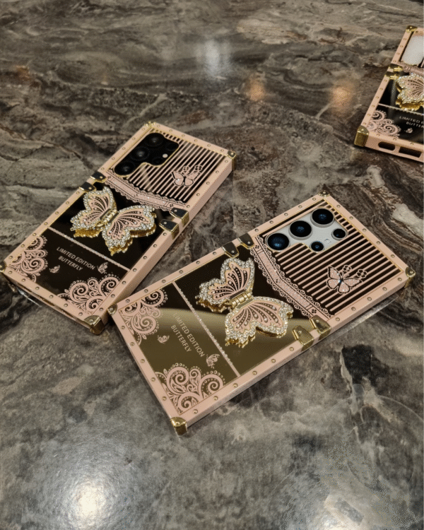 Funda Enchapada con Mariposa para Samsung